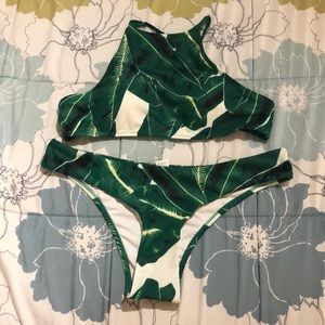 Cute Tropical bikini🌴